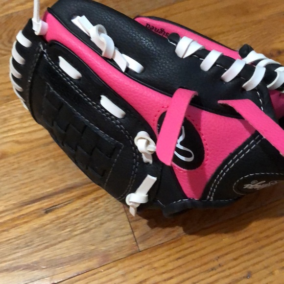 Rawlings girls baseball glove - Picture 4 of 11